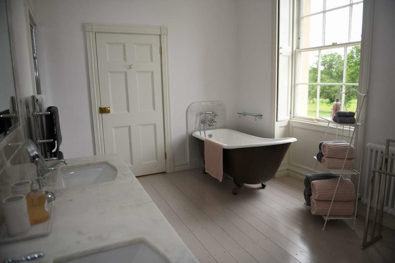 Llwynhelig Manor Bed and Breakfast Llandeilo Εξωτερικό φωτογραφία