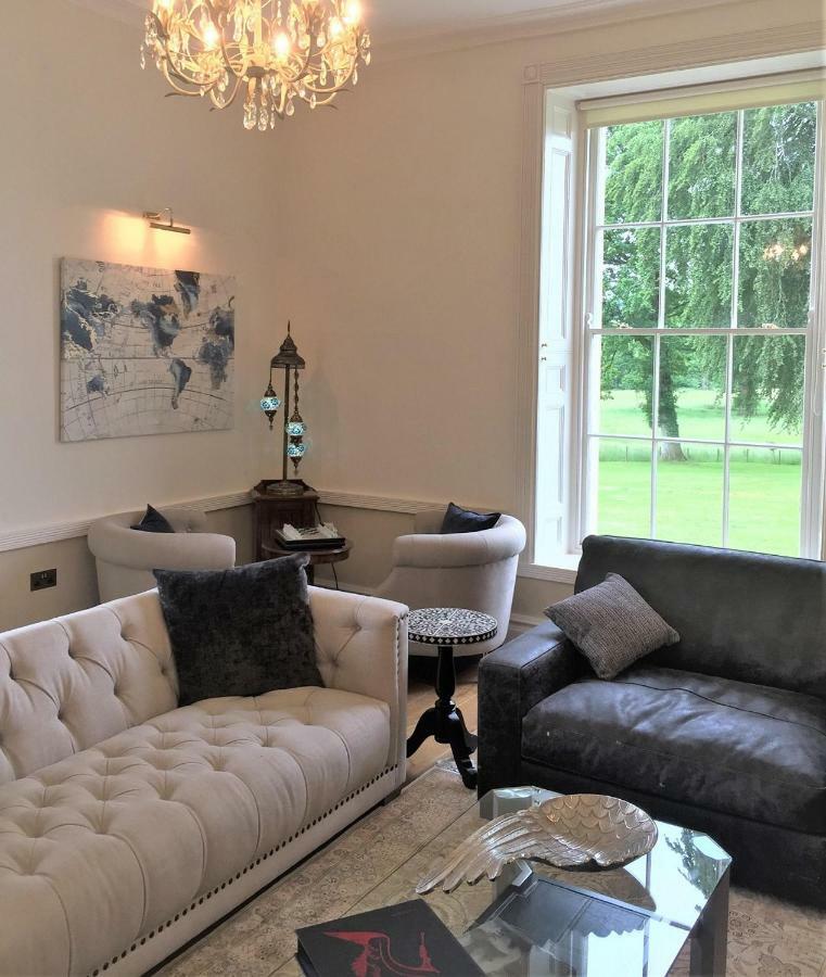 Llwynhelig Manor Bed and Breakfast Llandeilo Εξωτερικό φωτογραφία