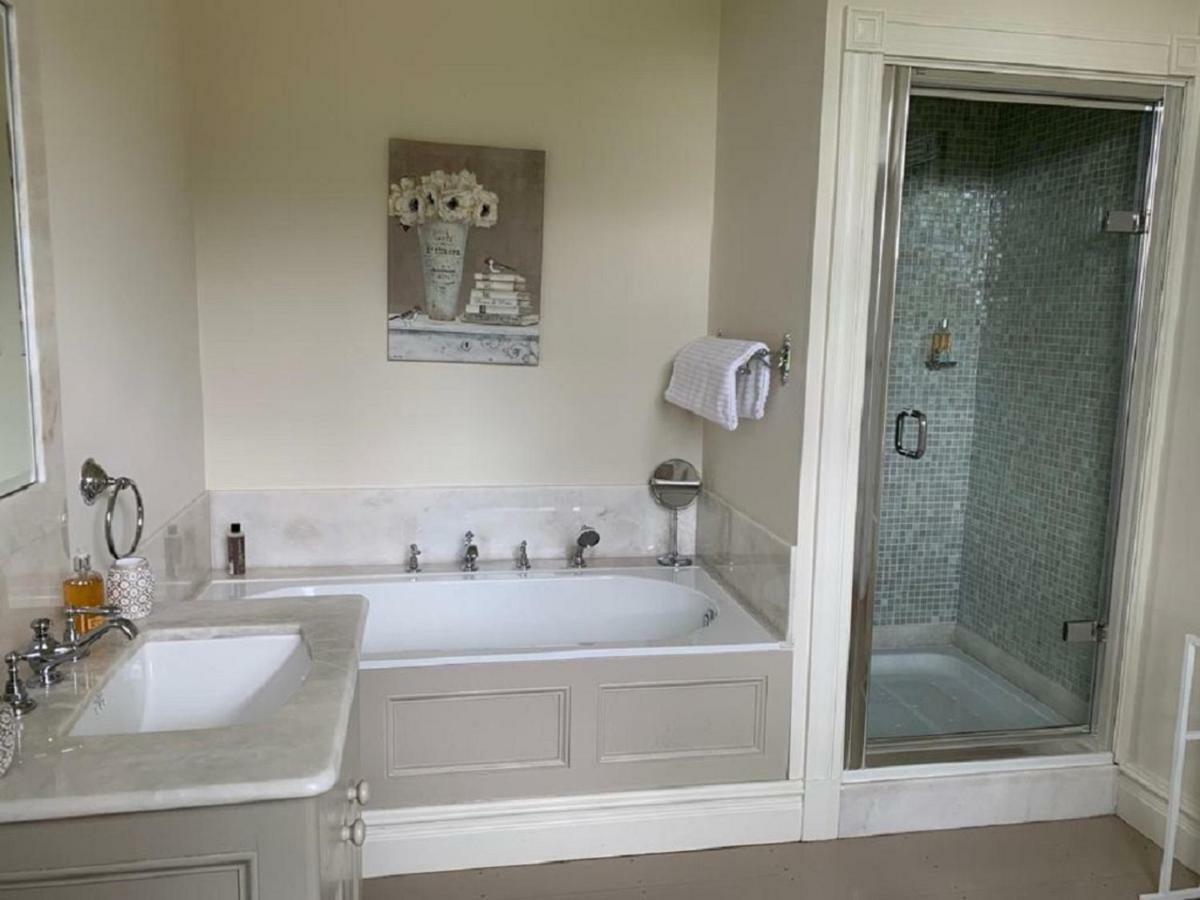 Llwynhelig Manor Bed and Breakfast Llandeilo Εξωτερικό φωτογραφία