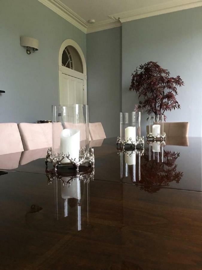 Llwynhelig Manor Bed and Breakfast Llandeilo Εξωτερικό φωτογραφία